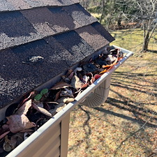 Gutter-Cleaning-Success-in-Pittsburghs-South-Hills 0